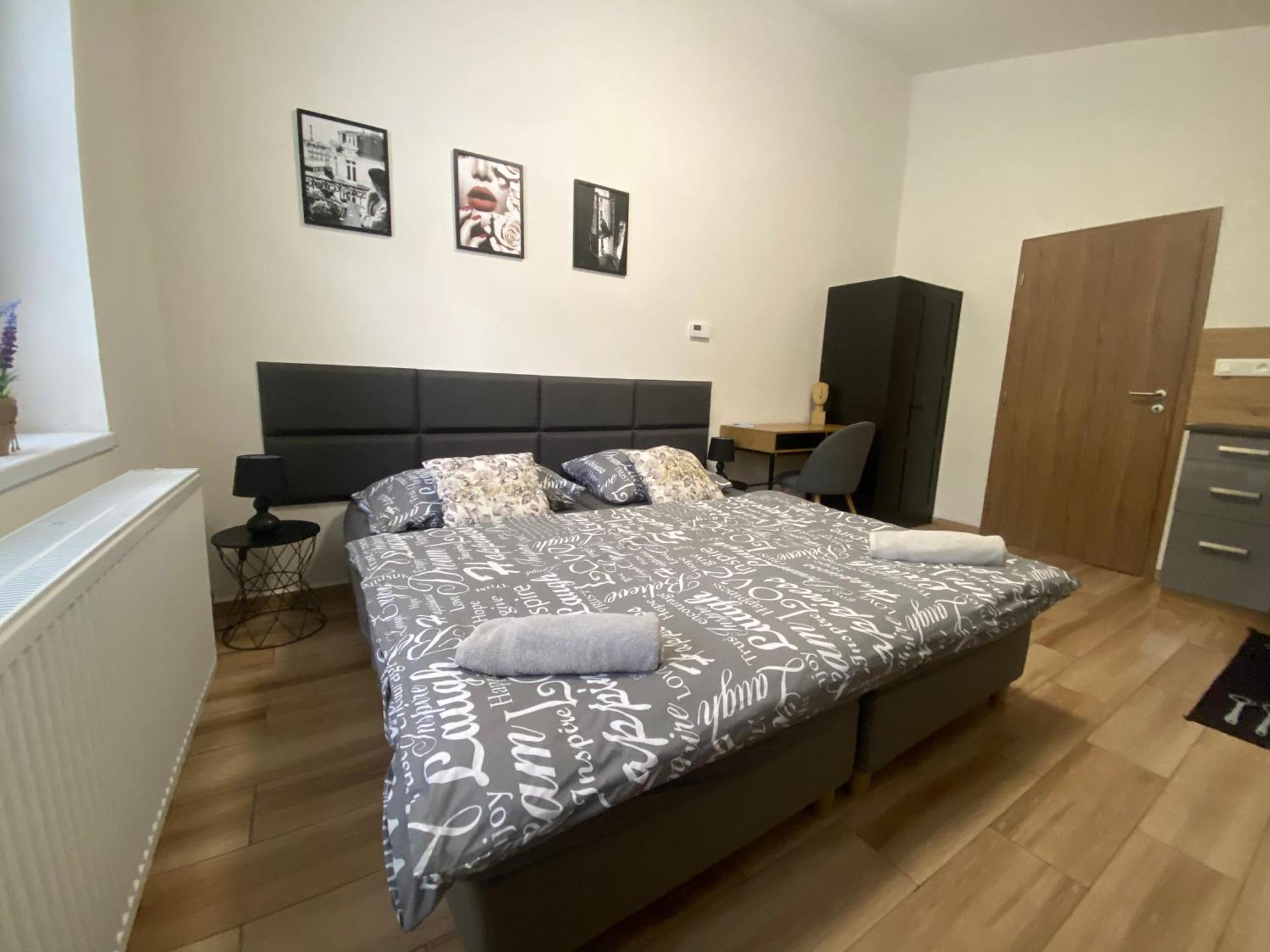 Cerna Ruze - Apartman 7 Plzeň Kültér fotó