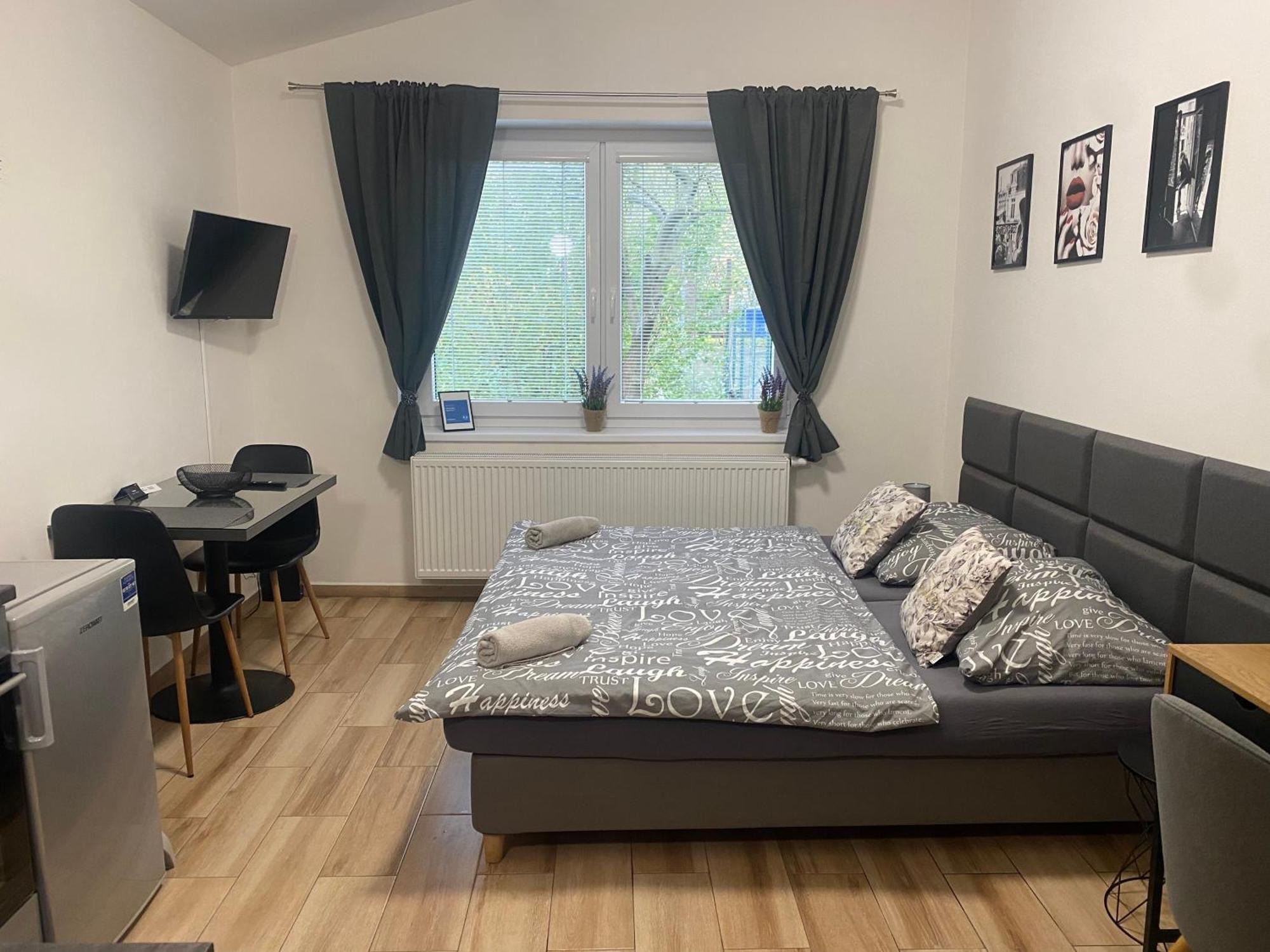Cerna Ruze - Apartman 7 Plzeň Kültér fotó